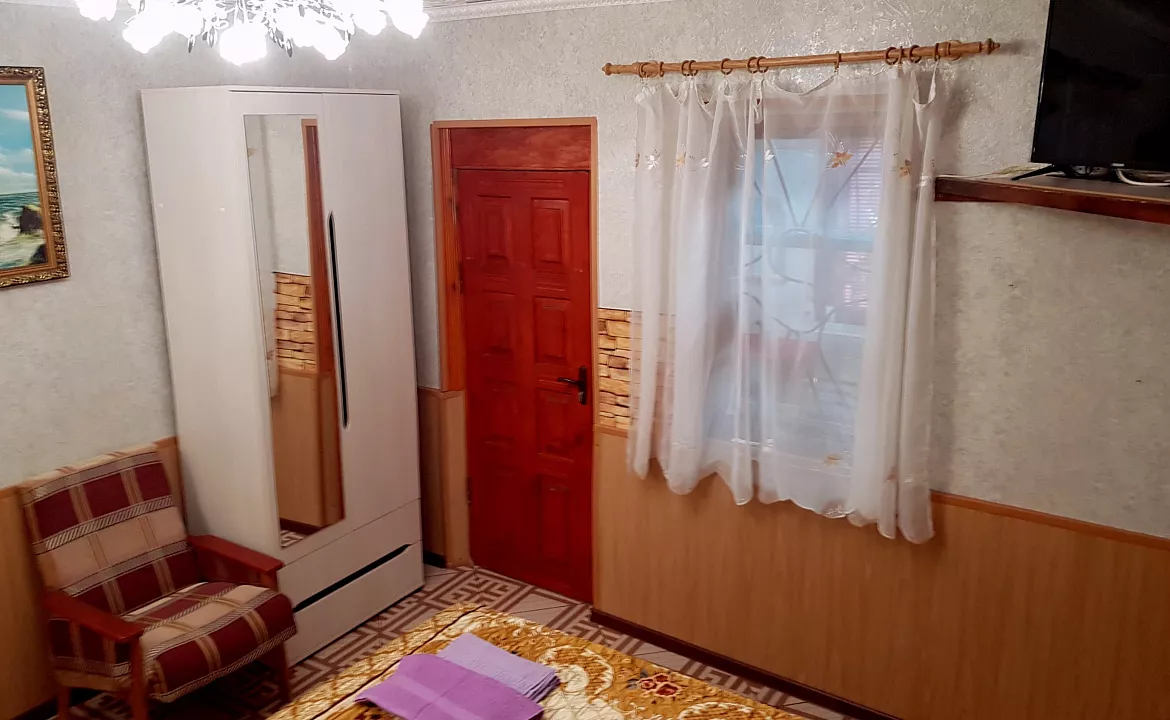 Апартаменты с 2мя спальнями, кухней и санузлом. Гостевой дом “Galina”. Саки Апартаменты с 2мя спальнями, кухней и санузлом. Гостевой дом “Galina”. Саки