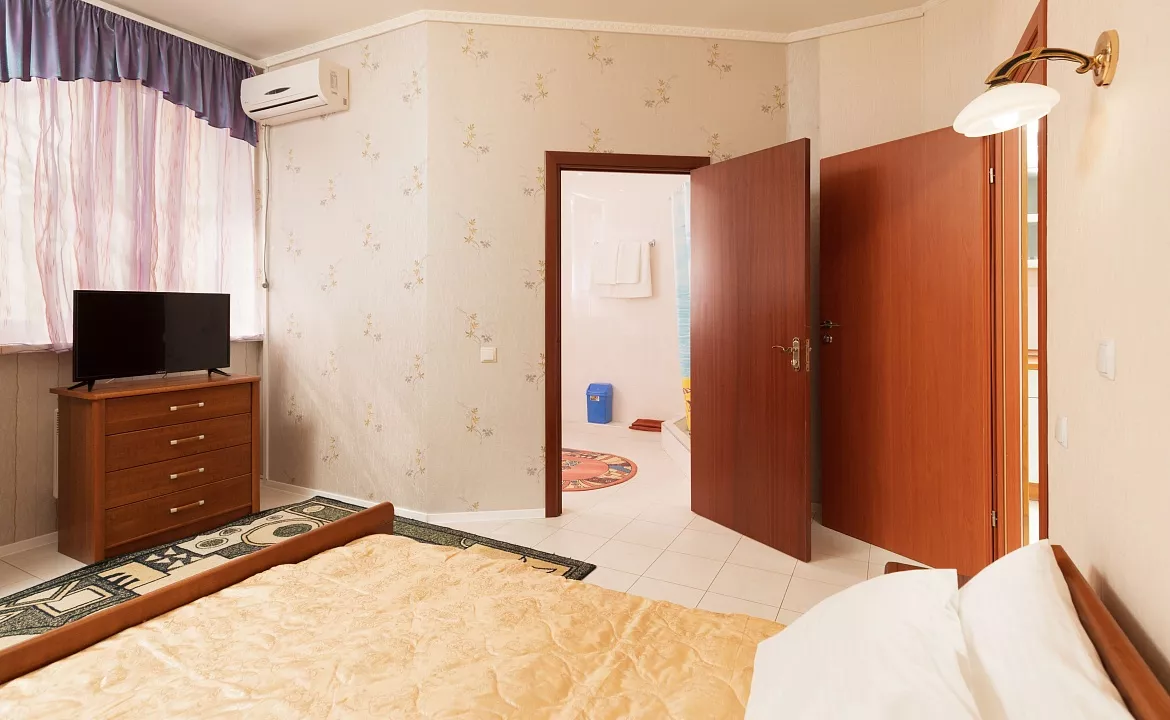 Семейный двухкомнатный с кухней (вид на море). Эллинги "KATRIN". Орджоникидзе