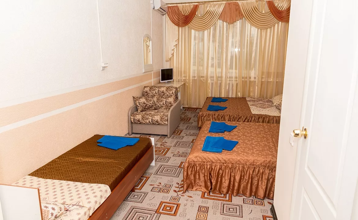 Пятиместный номер класса стандарт со всеми удобствами. Гостевой дом "Ника" - Анапа. Анапа Пятиместный номер класса стандарт со всеми удобствами. Гостевой дом "Ника" - Анапа. Анапа