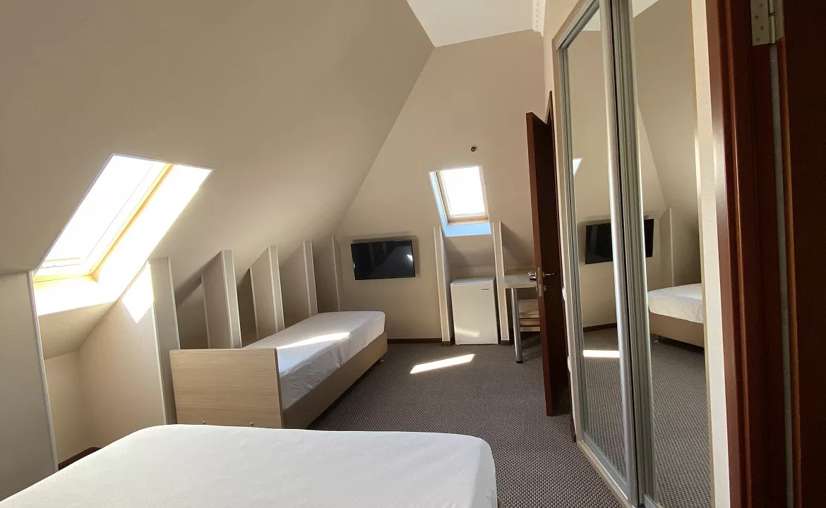 Трёхместный бюджетный номер. Гостевой дом "Заря". Лазаревское Трёхместный бюджетный номер. Гостевой дом "Заря". Лазаревское