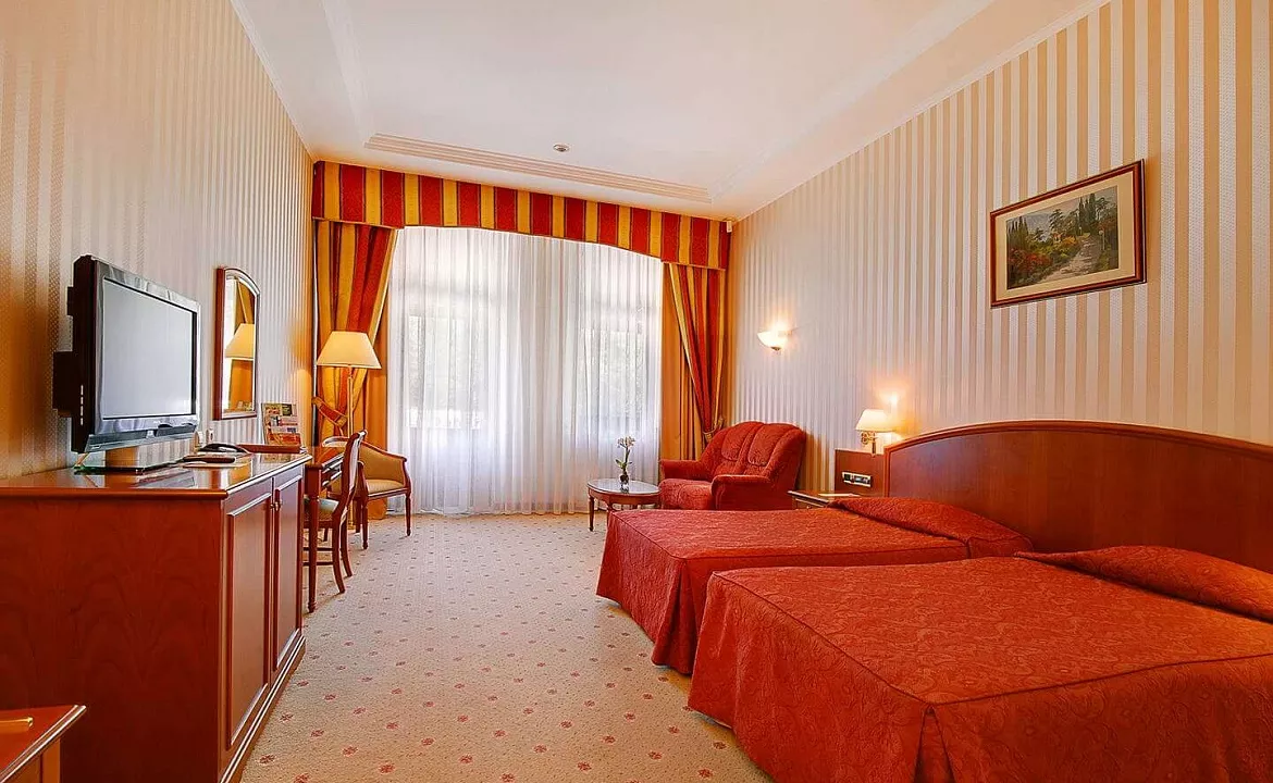 Премьер. Отель «Ореанда» Премьер Отель. Ялта