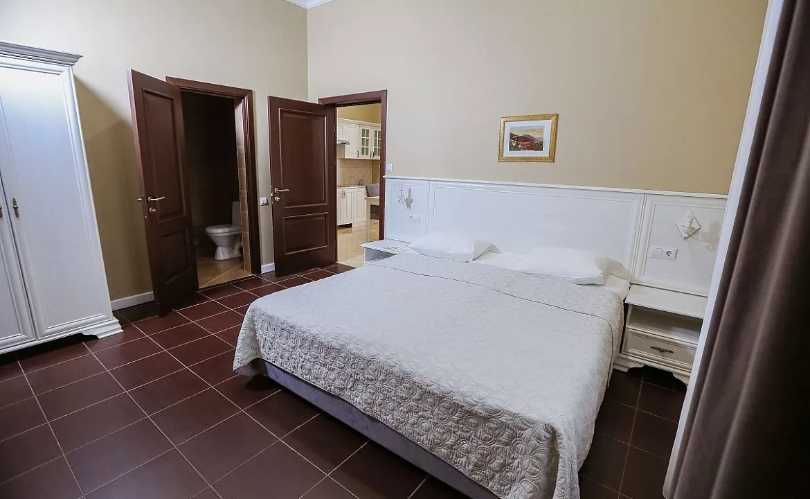 Апартаменты - Четырехместный трехкомнатный номер. Отель «Абаата». Гагра