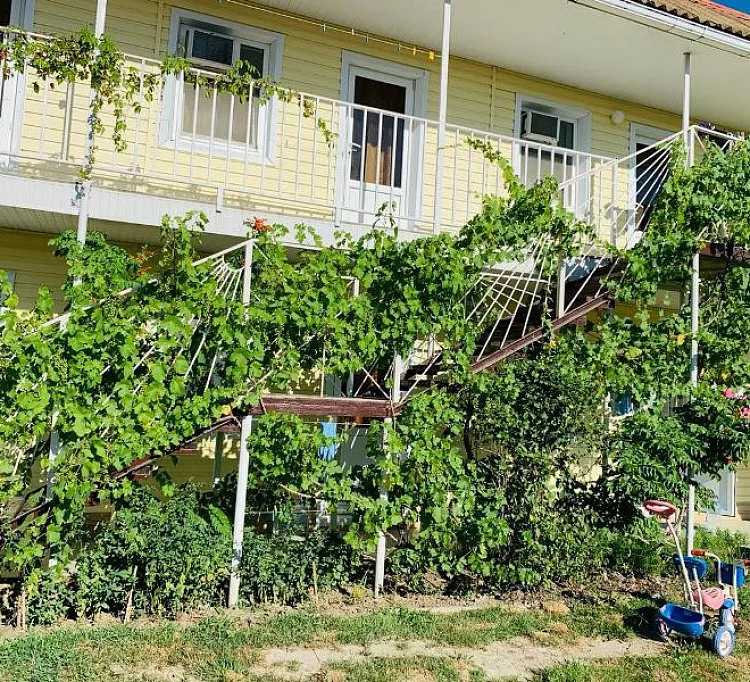 . Гостевой дом Лидия. Голубицкая