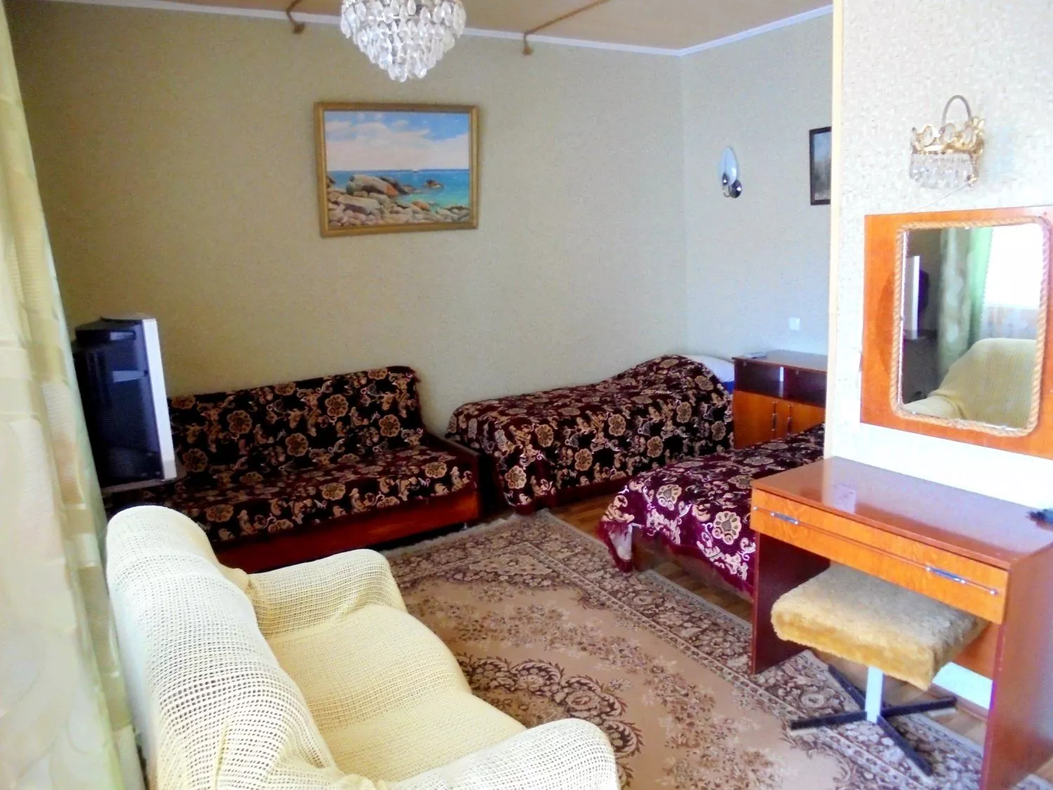 . Дом под ключ  Двухкомнатный домик с террасой на 3-7 человек.. Феодосия