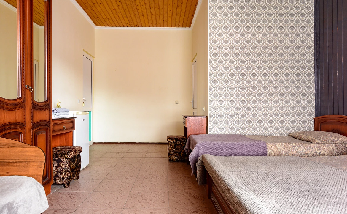 Пятиместный стандарт. Гостевой дом УЮТ на ул. Новороссийское шоссе 1/7. Джубга