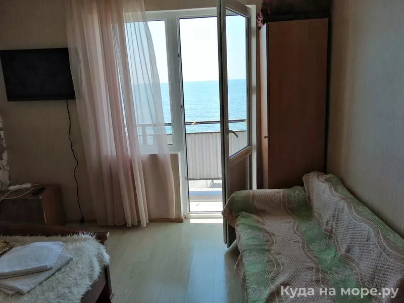 . База отдыха На берегу . Лазаревское