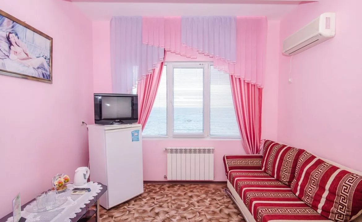 ПОЛУЛЮКС. Отель "Седьмое небо". Утёс