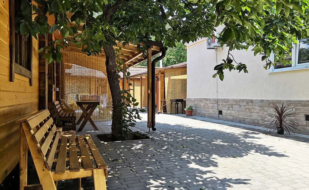 Деревянный домик. Гостевой дом Dolce Vita (Дольче Вита). Лазаревское