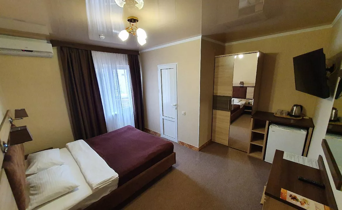 2-х местный стандарт. Отель Золотой **. Саки