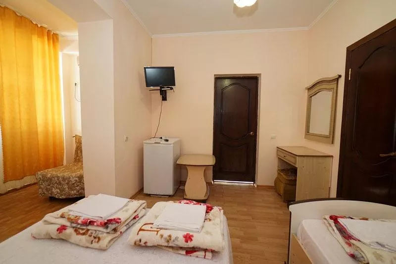 Стандарт 3-х местный. Гостевой дом Дубовая роща. Лермонтово Стандарт 3-х местный. Гостевой дом Дубовая роща. Лермонтово