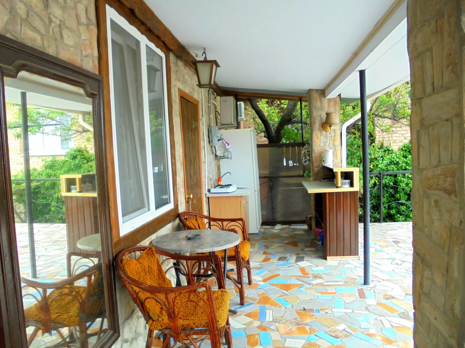 . Дом под ключ  Двухкомнатный домик с террасой на 3-7 человек.. Феодосия