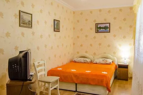 6-ти местный 3-х комн. «Семейный Люкс» (цок. эт). Гостевой дом «Уют на Демышева». Евпатория