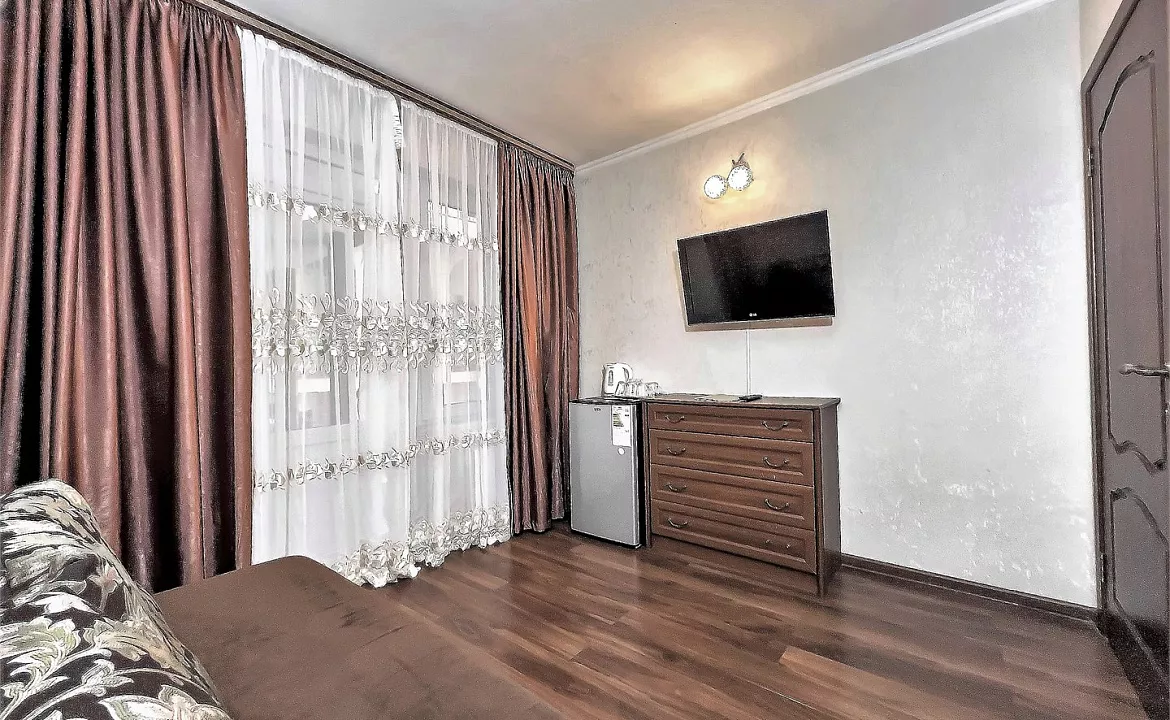 Двухкомнатный семейный номер с балконом. Отель "VIVA Лариса". Адлер