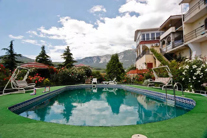 . Гостиница Ташир. Ялта