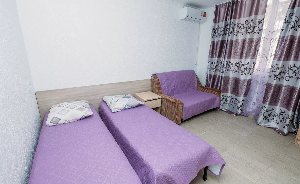 Трехместный номер с кухней. Частный сектор Комнаты в центре Анапы. Анапа Трехместный номер с кухней. Частный сектор Комнаты в центре Анапы. Анапа