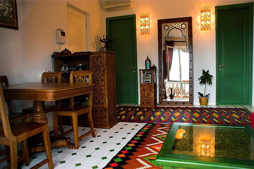 Вилла «Дом Луны». Виллы "Мераба". Гурзуф