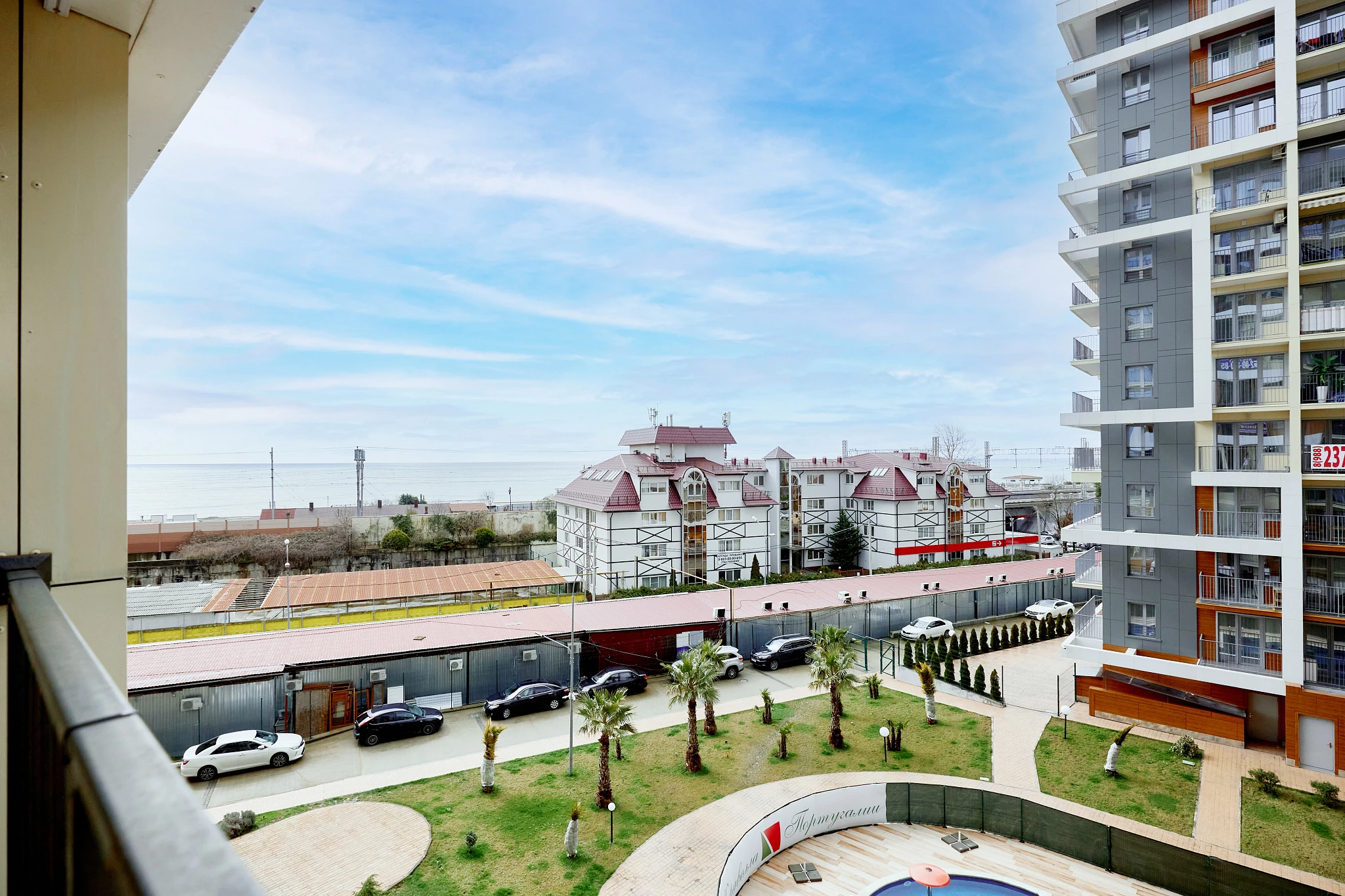 . Квартира в многоквартирном доме Каравелла Португалии. Дагомыс