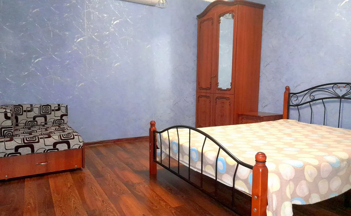 Трёхместный стандарт . Гостевой дом Южный берег.. Адлер