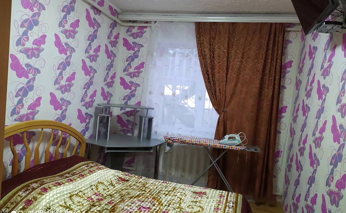 Первый этаж  под ключ до 12 человек. Частный сектор 2 этажа по отдельности под ключ, 2 отдельных домика.. Благовещенская