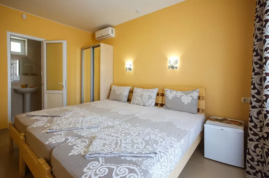 3-местный номер. Гостевой дом "Coral". Саки