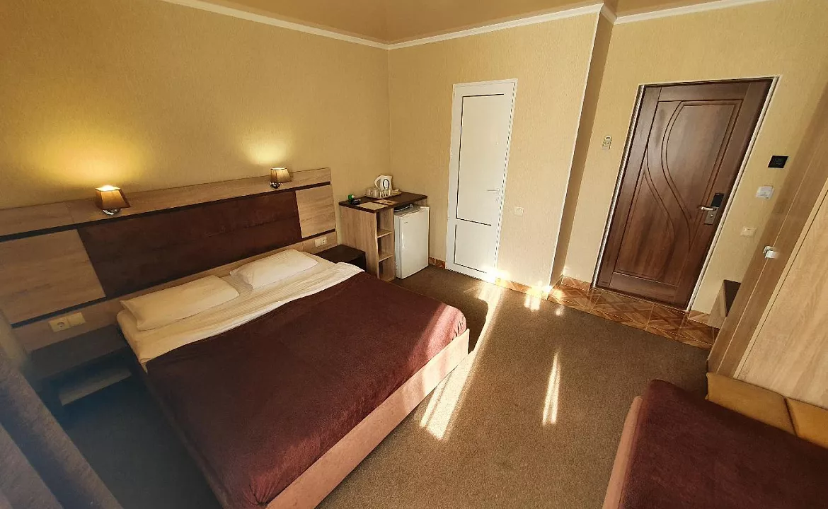 2-х местный стандарт. Отель Золотой **. Саки