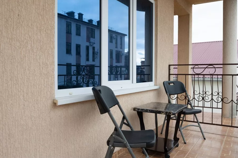 Двухместный стандарт с балконом. Мини отель «Эдельвейс». Адлер