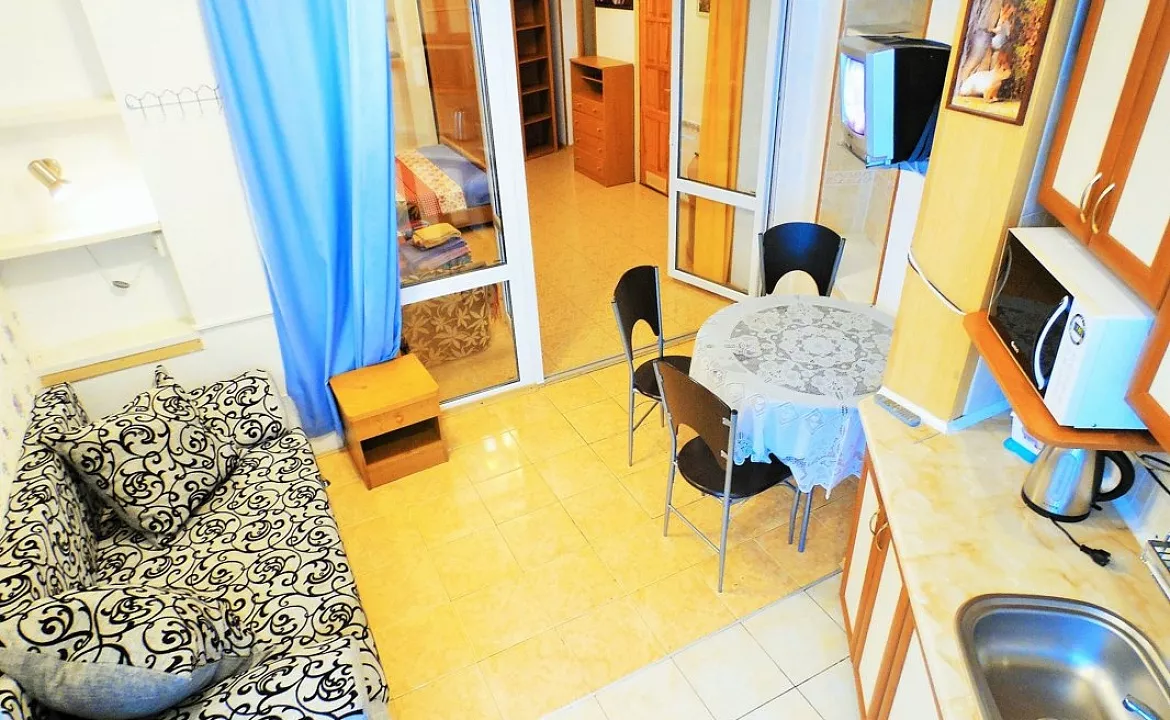 Апартаменты семейные. Частный гостевой дом Дворик у причала. Ялта