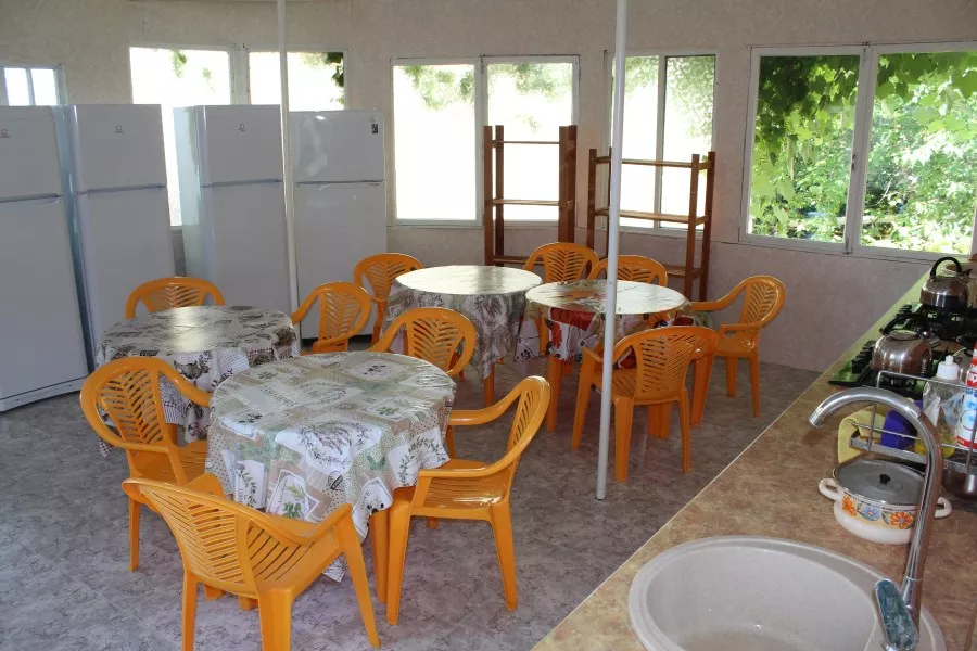 Отдельный блок: летняя кухня, туалеты и души. . Частный сектор «Владислав». Сочи