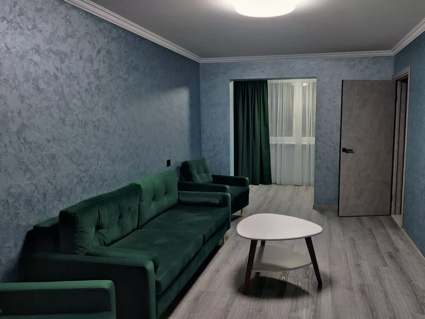 . Квартира в многоквартирном доме У моря Гочуа 15. Квартиры в Пицунде