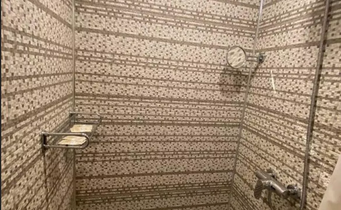 Двухместный номер с 2 отдельными кроватями и душем. Гостевой дом Тихая Прохлада. Красная Поляна