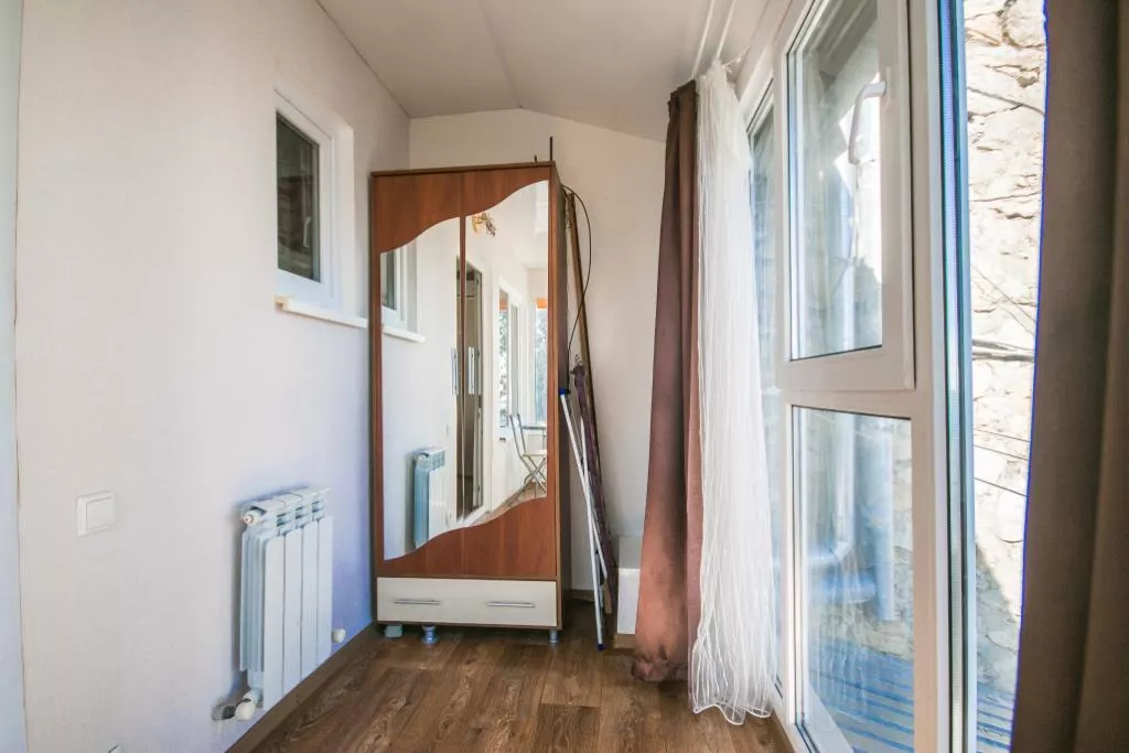 Таунхаус под ключ. Дом под ключ на пляже с великолепными видом на море. Ялта