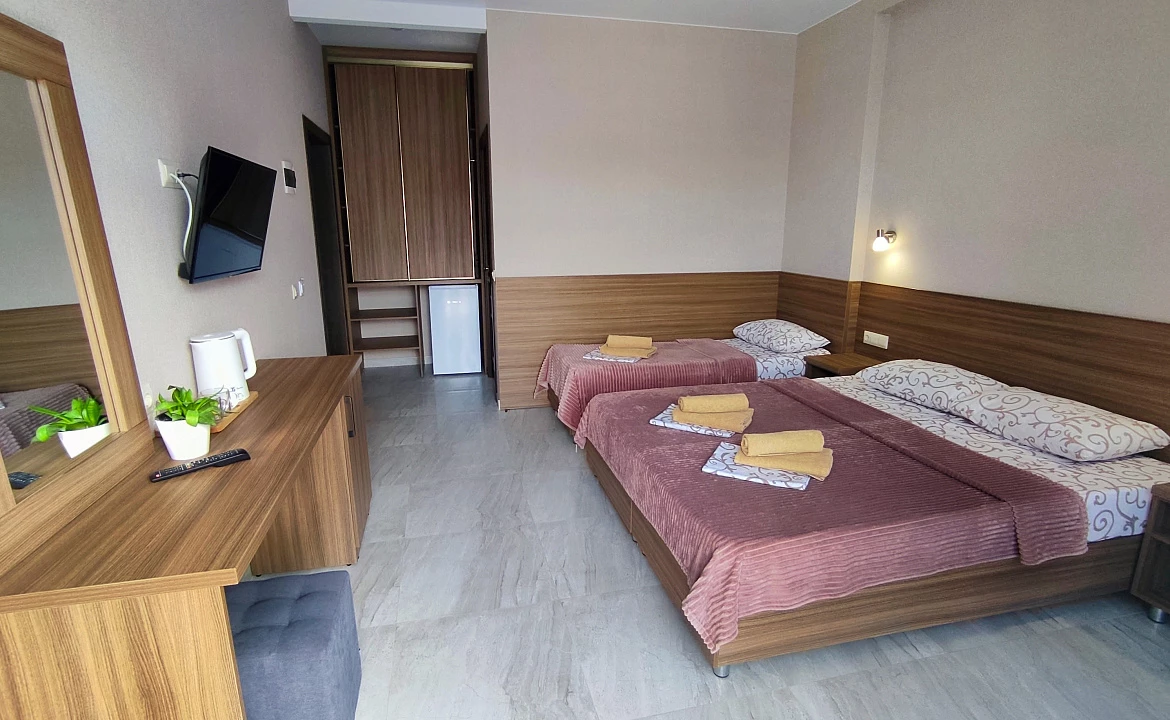 3-местный Комфорт с индивидуальным балконом. Гостевой дом "Одиссей" - Кабардинка. Кабардинка 3-местный Комфорт с индивидуальным балконом. Гостевой дом "Одиссей" - Кабардинка. Кабардинка