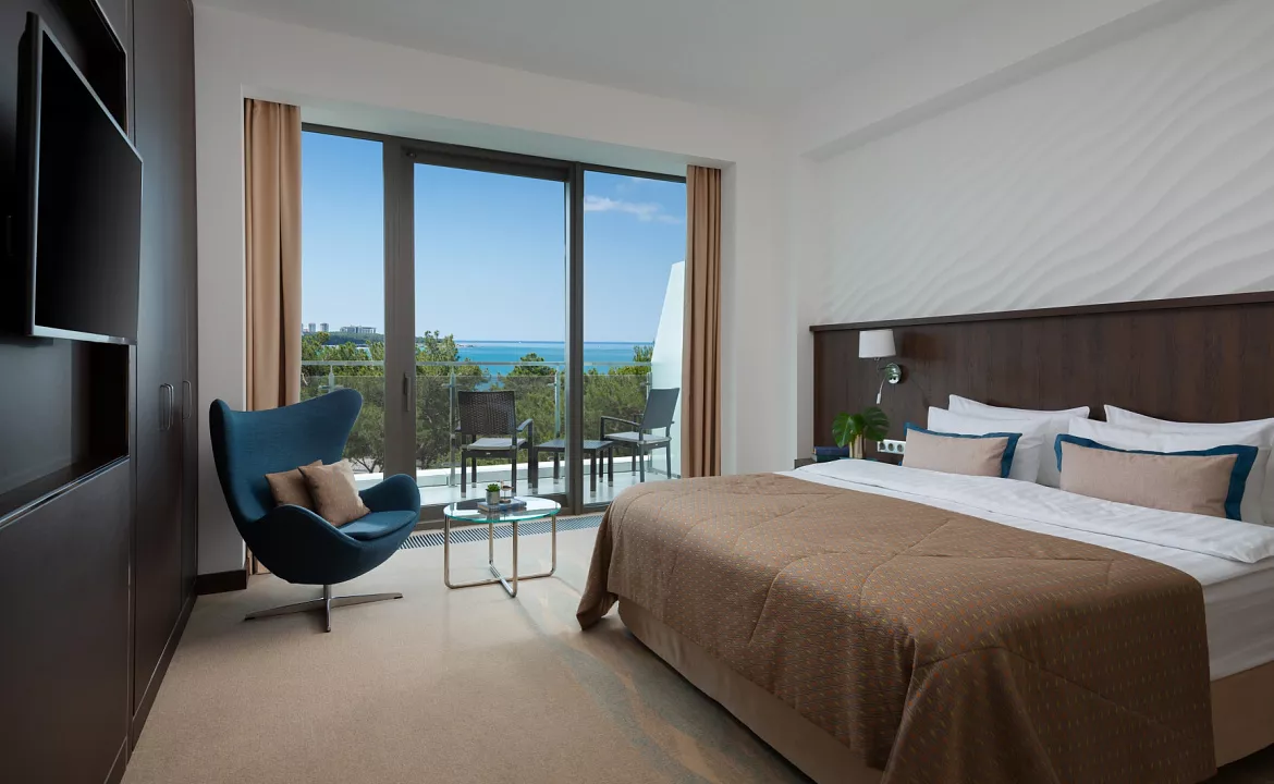 Номер Люкс в пятизвездочном корпусе. ПРИМОРЬЕ GRAND RESORT HOTEL. Геленджик