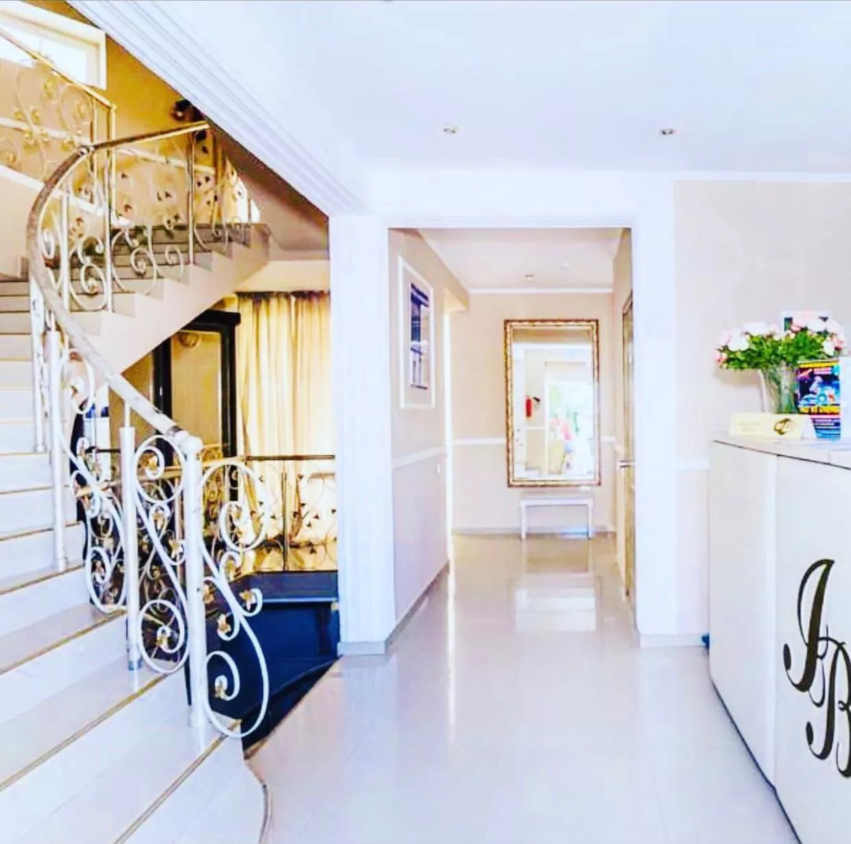 . Отель "Ибра". Лазаревское . Отель "Ибра". Лазаревское