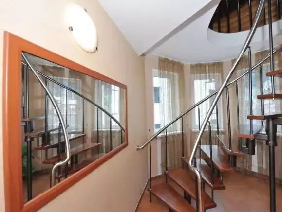 Полулюкс улучшенный в 2-х уровнях. Гостиница «Арючат». Домбай-гостиницы