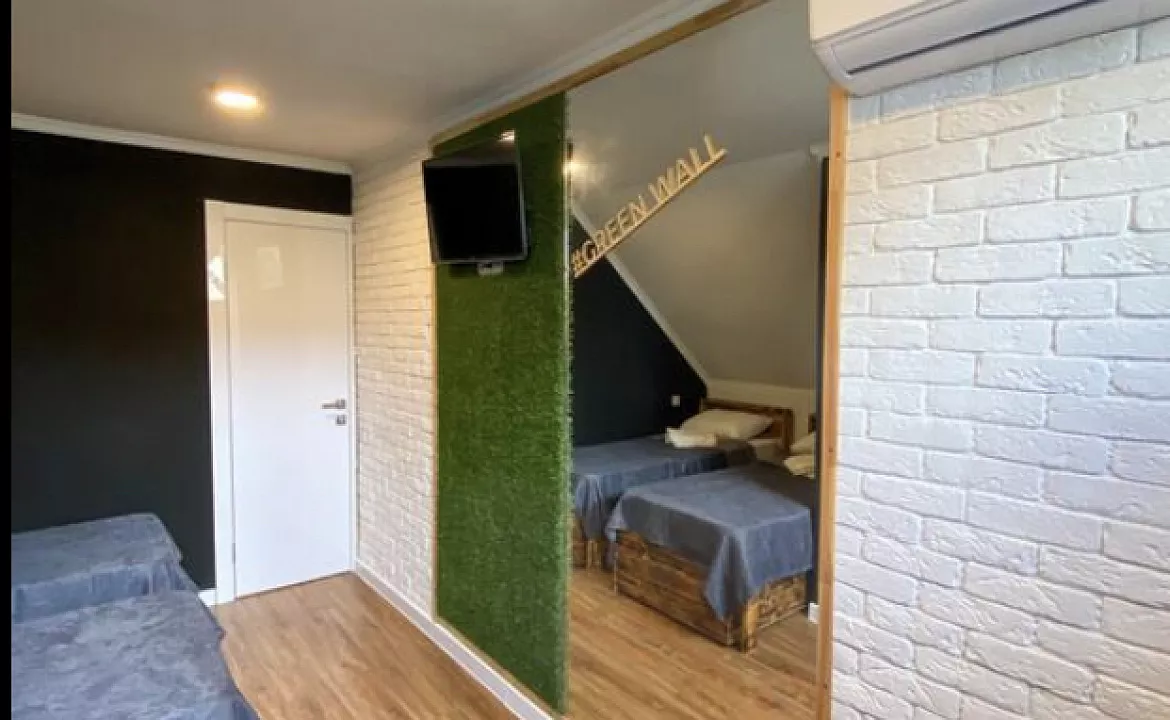 Двухместная комната на третьем этаже 9. Гостевой дом GreenWall. Анапа
