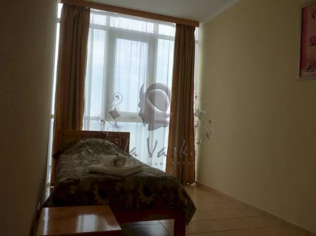 Стандарт улучшенный с двуспальной +односпальной кроватями. Отель "Da Vasko". Семидворье