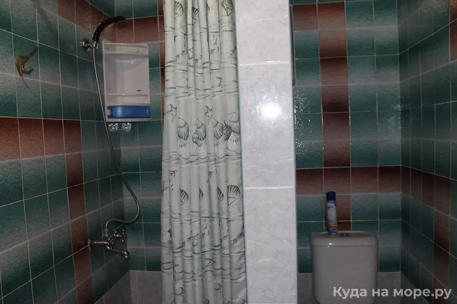 Коттедж с отдельной кухней. Гостевой дом "Алфавит". Адлер Коттедж с отдельной кухней. Гостевой дом "Алфавит". Адлер