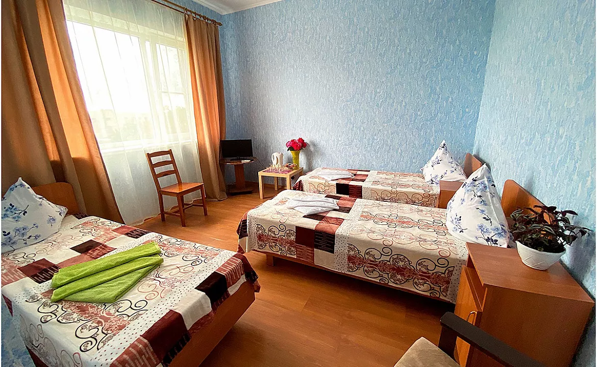 1-комнатный номер 3-местный без балкона. Гостиница Астерия. Ейск