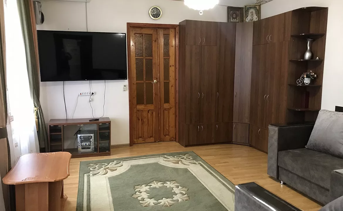 Апартаменты . Гостевой дом Алмаз . Ейск