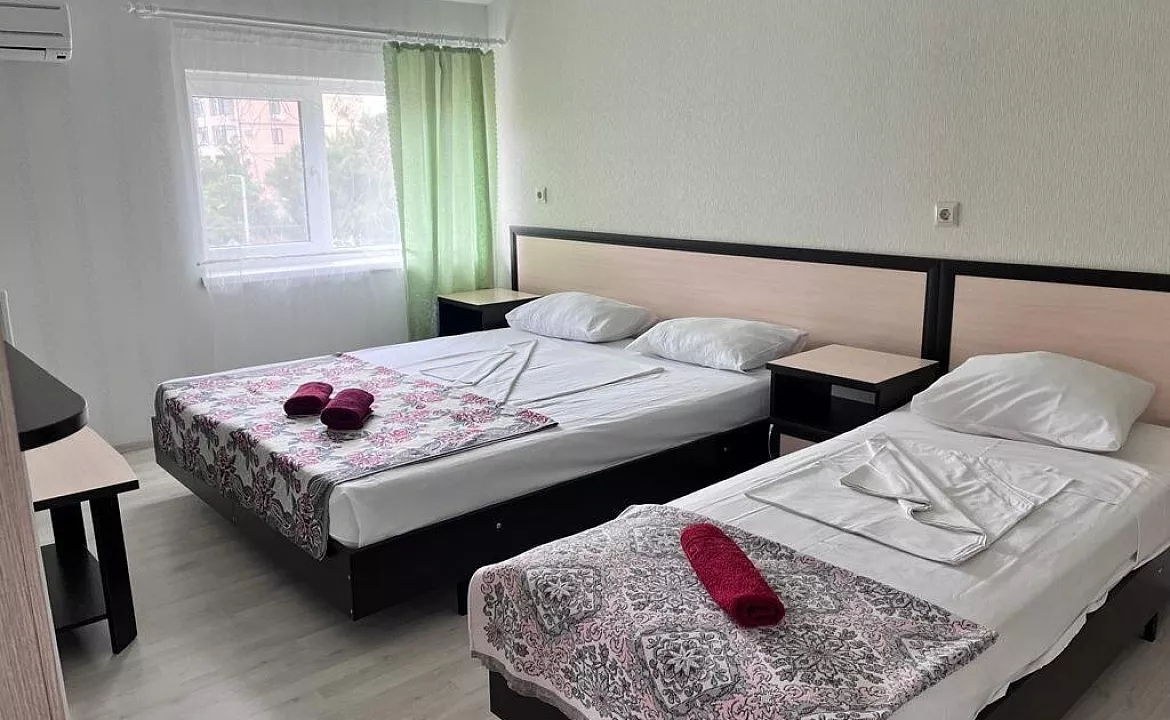 3х местный Стандарт, от 1 до 3 гостей, двуспальная кровать. Мини-отель Моника. Анапа 3х местный Стандарт, от 1 до 3 гостей, двуспальная кровать. Мини-отель Моника. Анапа