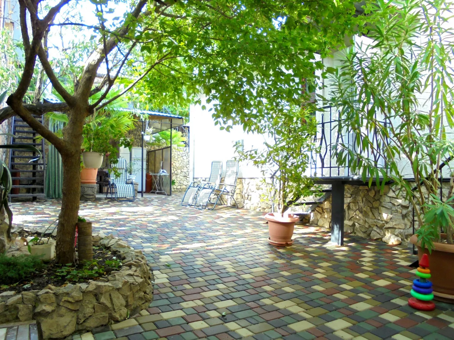 . Дом под ключ  Двухкомнатный домик с беседкой на 3-5 человек.. Феодосия . Дом под ключ  Двухкомнатный домик с беседкой на 3-5 человек.. Феодосия