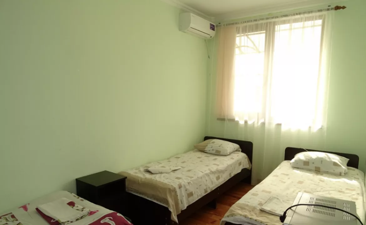 Трёхместный . Частный сектор Гостевой дом «Соломон». Сухум