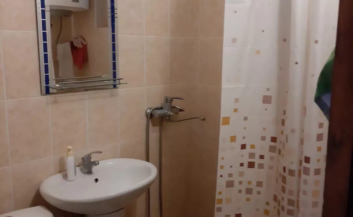 3-х комнатная квартира со всеми удобствами . Квартира в многоквартирном доме 3-х комнатная квартира со всеми удобствами в Новом Афоне . Новый Афон