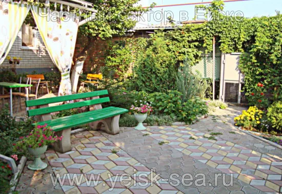 . Гостевой дом на Кропоткина 39. Ейск