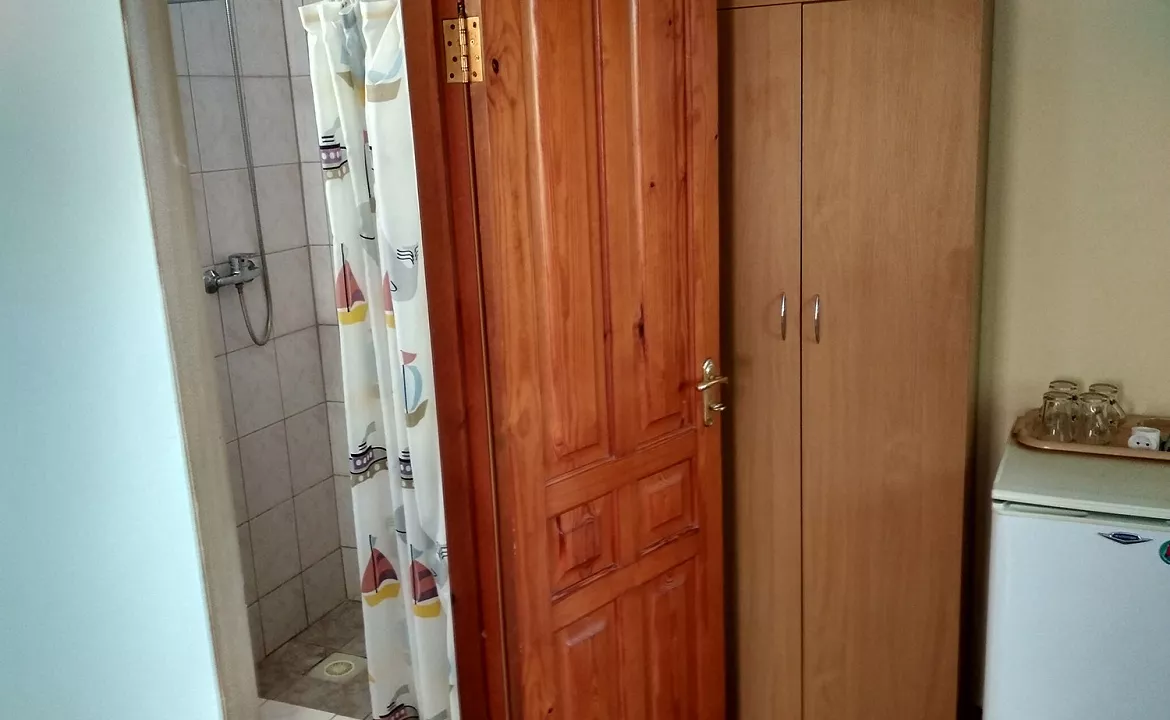 4-х местный стандартный двухкомнатный номер. Гостиница "ВИКТОРиЯ" - Саки. Саки