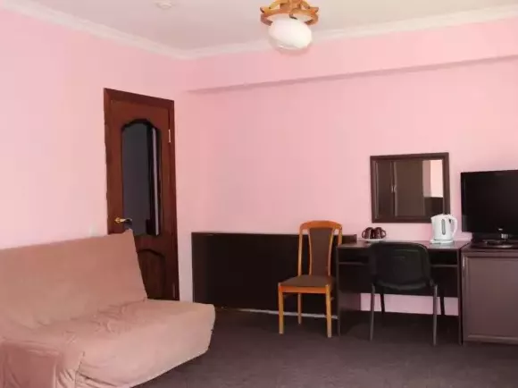 «Полулюкс» однокомнатный 2-местный. Гостиница «Домбай». Домбай-гостиницы