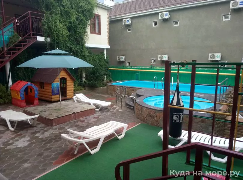 . Гостевой дом  «У Вадима». Витязево