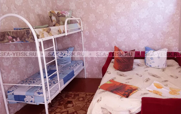 4-х местный номер. Частный сектор Жилье с удобствами "У Юлии". Ейск