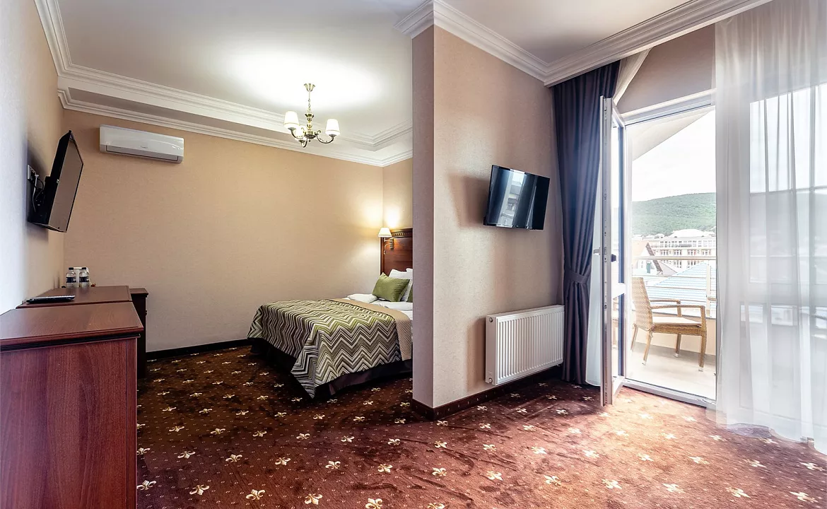 Люкс семейный. Отель «Южные Ночи». Кабардинка